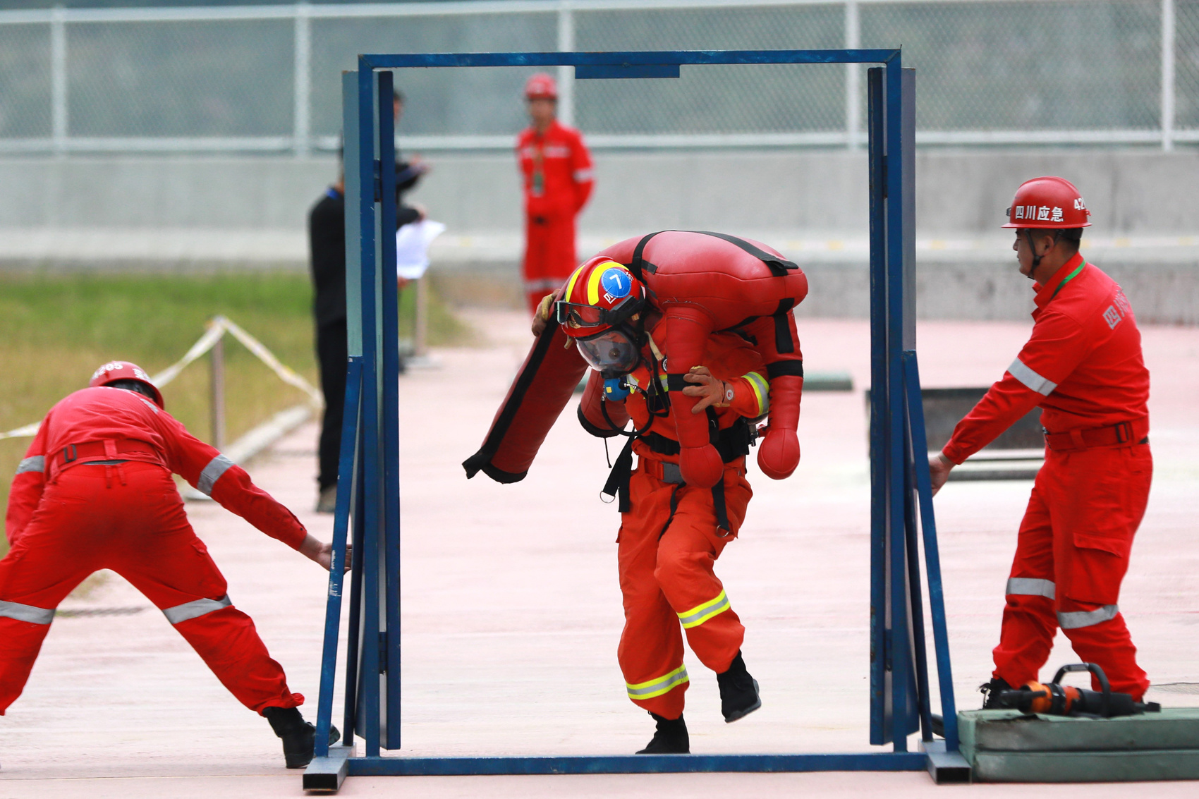 首次！消防救援机动队伍实战化比武竞赛！